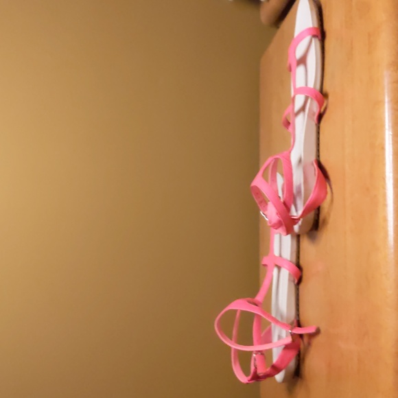 Hot pink gladiator sandals Dolce Vita 9 - Picture 4 of 10
